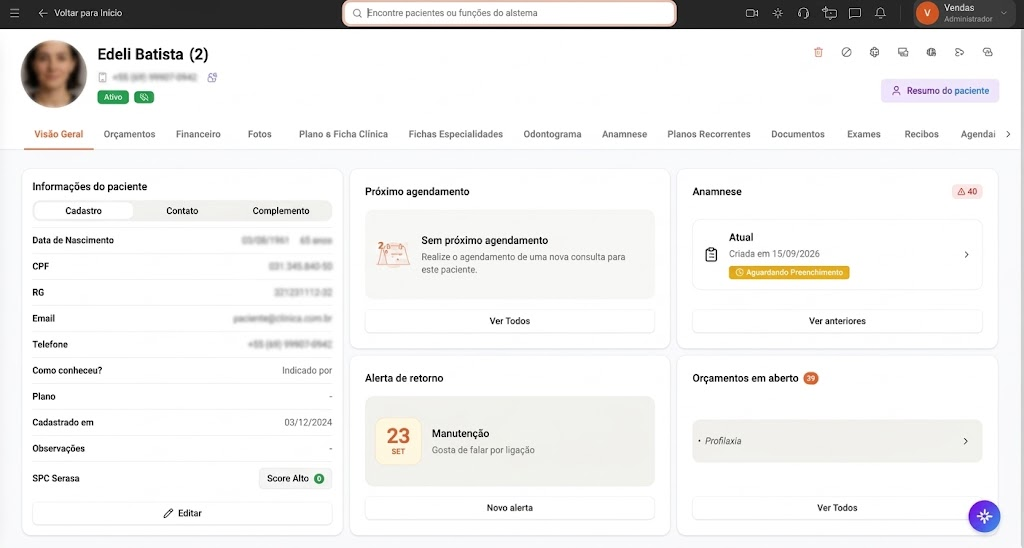 Imagem do prontuário eletrônico do Clinicorp, exibindo visão geral do paciente com informações cadastrais, próximo agendamento, anamnese, alerta de retorno e orçamentos em aberto, software odontológico Clinicorp.