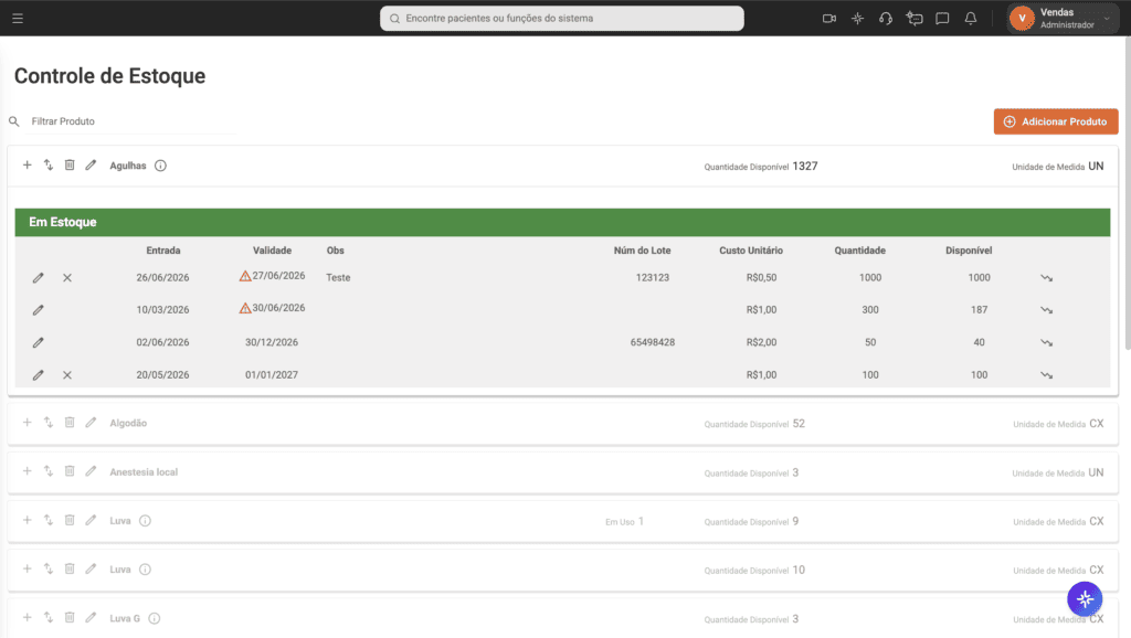 Tela do Controle de Estoque do software odontológico Clinicorp exibindo produtos cadastrados com quantidade disponível, data de validade, custo unitário e número de lote, controle completo de insumos para o dentista organizado.