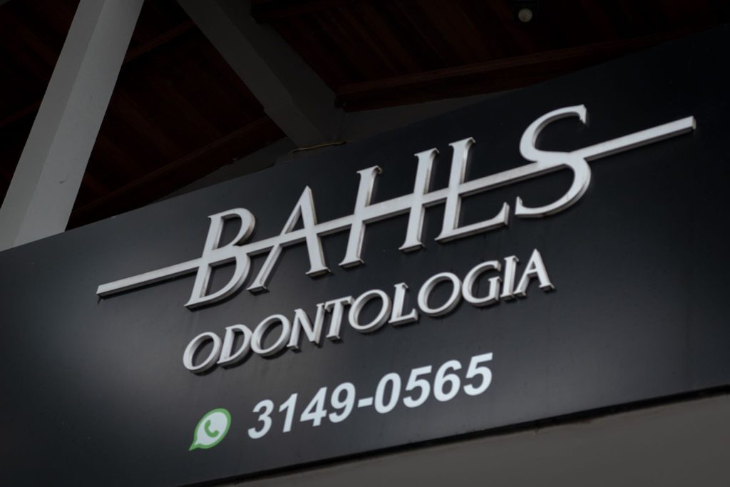 Fachada da Bahls Odontologia, clínica de Felipe Bahls que usa o software odontológico Clinicorp para aumentar faturamento da clínica odontológica.